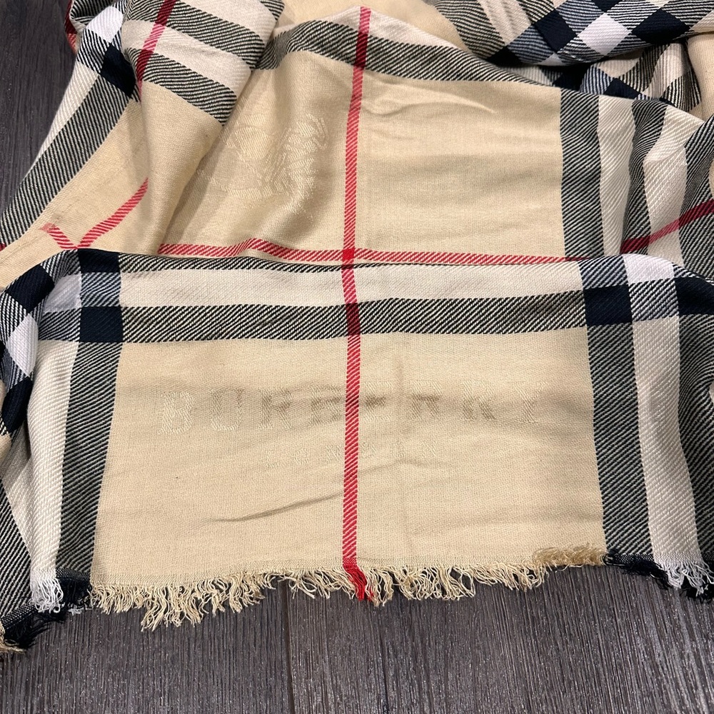 Burberry Classic Check Scarf in Cream and Black - Picture 8 of 9